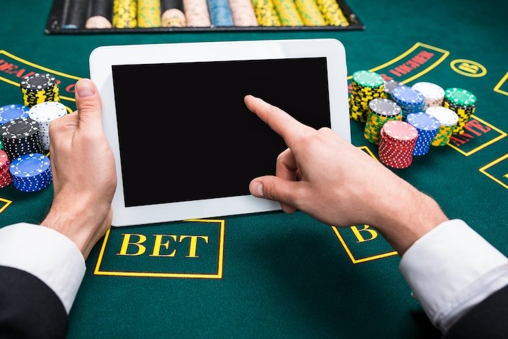 gambar rolet mobile app interface showing sportsbook markets and live-dealer options